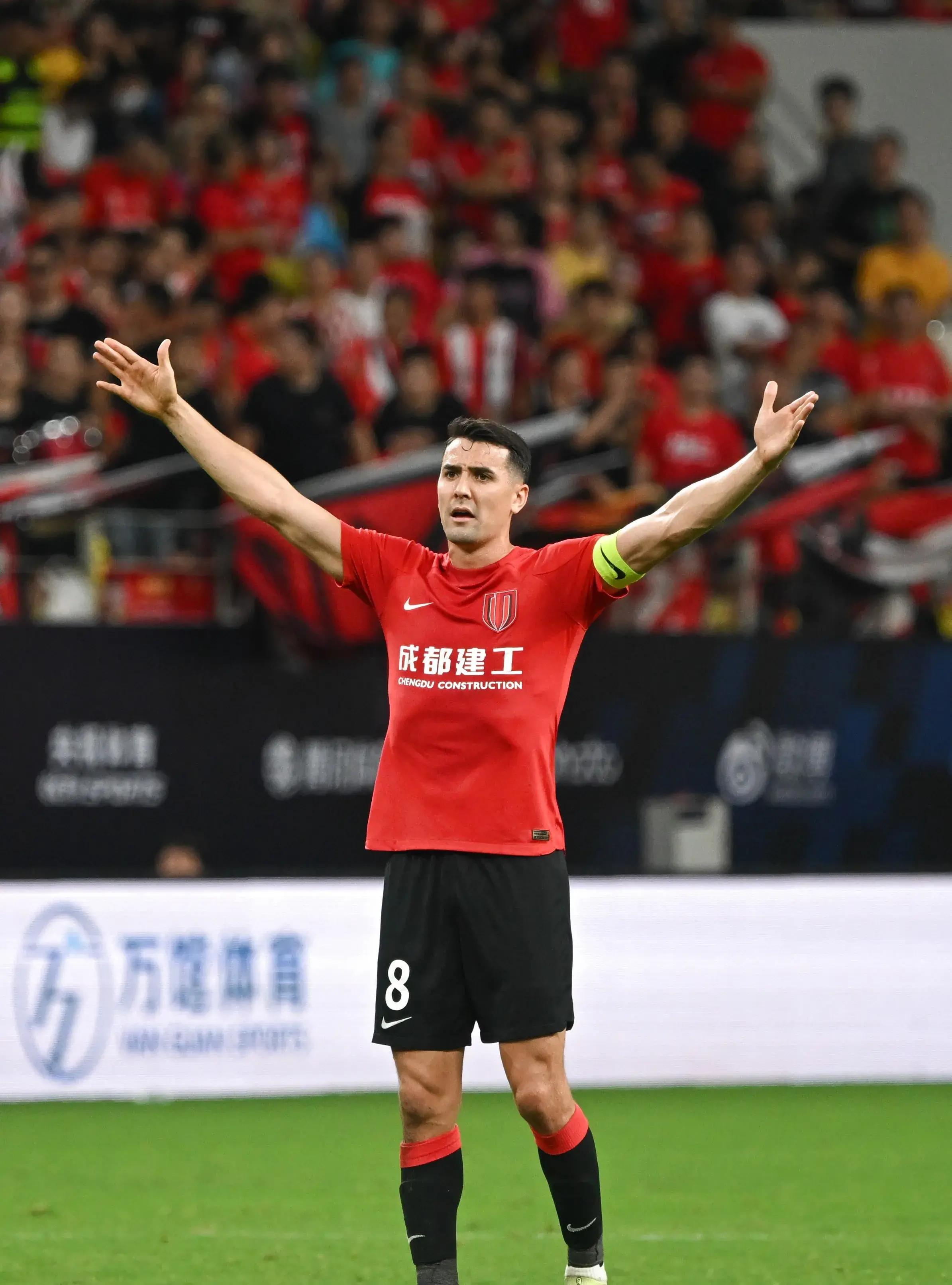 kaiyun-赛地聚焦：西甲赛后热度飙升，布莱顿豪取连胜，赛场秩序良好，轮换策略成焦点的简单介绍